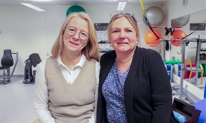 Helena Rantatalo och Birgitta Westring på Rehabcentrum i Skellefteå.