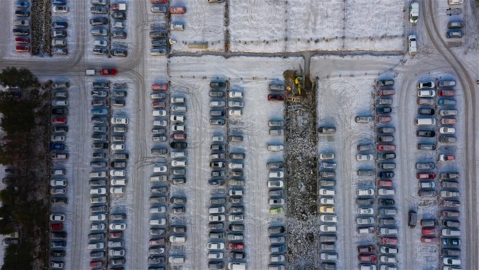 Parkering på Norrlands universitetssjukhus, fotad uppifrån.